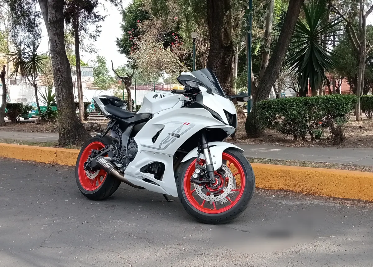 Yamaha R7 Imported