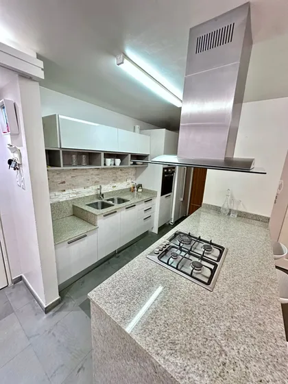 Apartamento Semi Amoblado Económico En Zona Norte Maracaibo