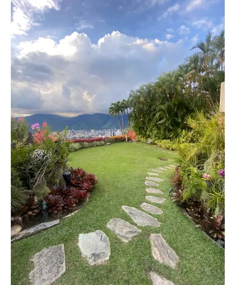 Se Vende Casa 684m2 Lomas Del Mirador 0774