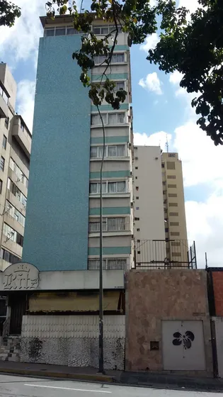 Se  Vende Hotel 1100m2 43h, 50b,   Sabana Grande, Distrito Capital