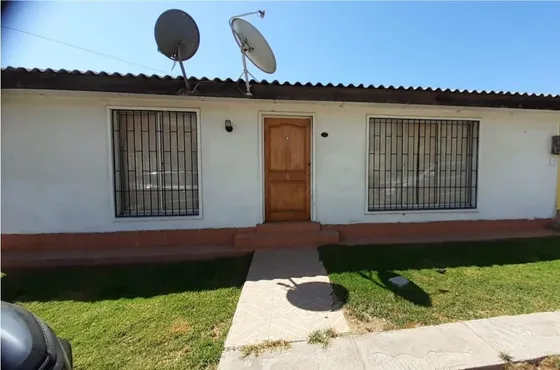Venta - Amplia Y Cómoda Casa En Condominio En Huasco