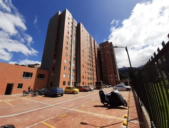 Apartamento En Venta En Bogotá En Conjunto Cerrado Moderno Con Excelentes Características 