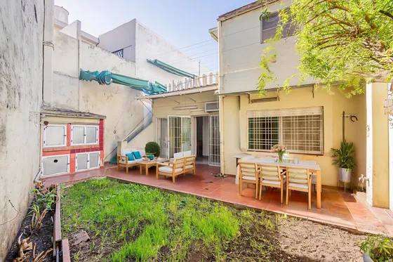 Casa. Lote Propio. 4 Ambientes. Garage. Patio. Terraza. Villa Pueyrredón.