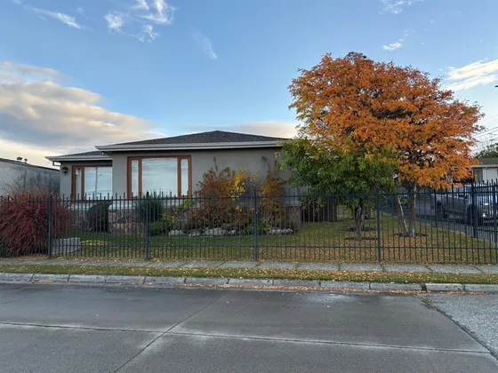Elegante Propiedad En Arriendo 5d 3b Jardin, Quincho 
