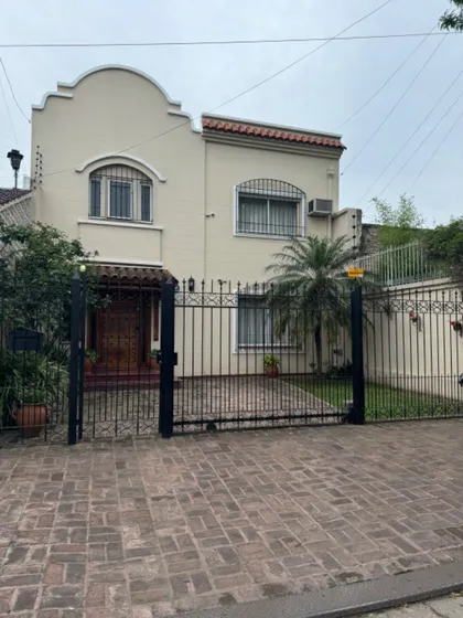 Juan B. Alberdi 1200. Villa Sarmiento