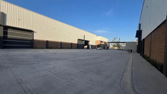 Bodega En Renta Blvd. Hermanos Aldama, Industrial La Pompa León, Gto