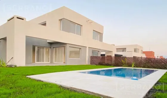 Venta Casa 4 Ambientes Con Piscina, Pilar Del Este