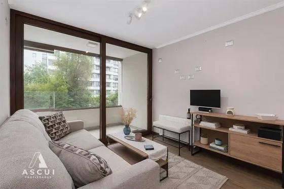 Departamento En Venta De 2 Dorm. En Las Condes