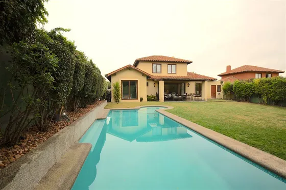 Casa Chilena En Piedra Roja, 4 Dorm., Piscina Y Terraza 