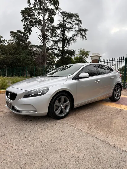 Volvo V40 1.6 T4 At High Luxury 180cv