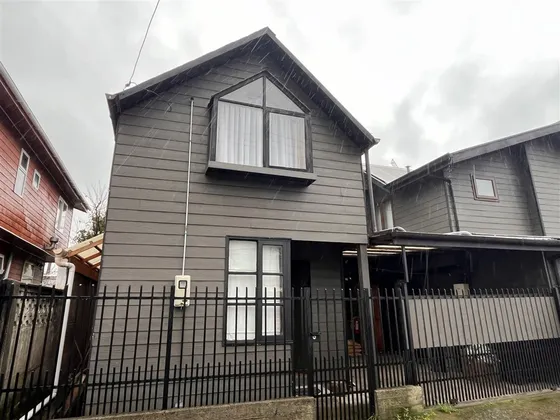 Casa En Arriendo De 3 Dorm. Bien Ubicado En Puerto Varas