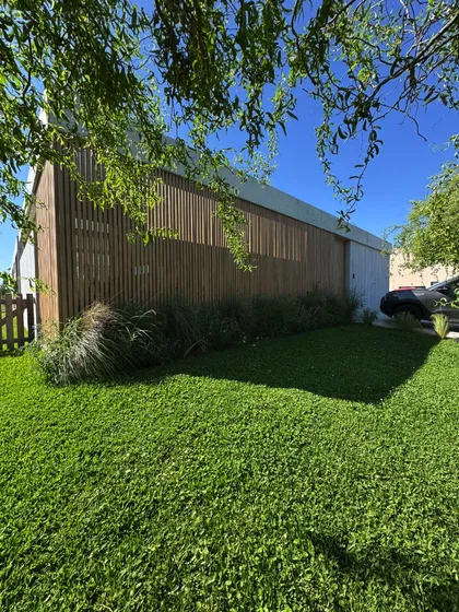 Casa Hormigón Al Río En Barrio El Naudir