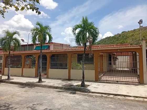 Beraca 005 Venta De Casa Urbanización Valle Fresco Turmero