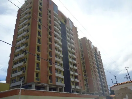 Marcos Gonzalez Vende Hermoso Y Amplio Apartamento Zona Oeste Barquisimeto Lara #25-5169