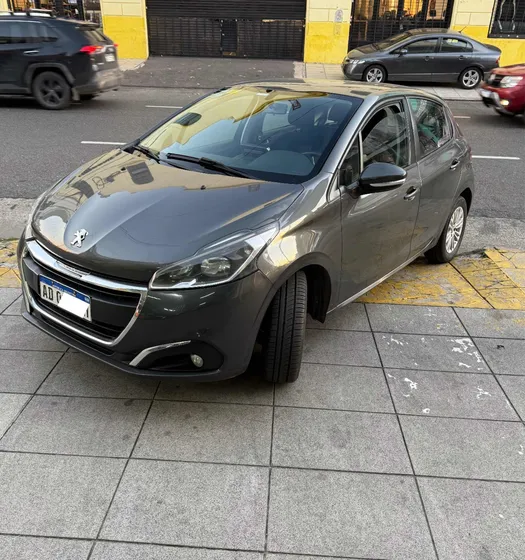 Peugeot 208 1.6 Allure