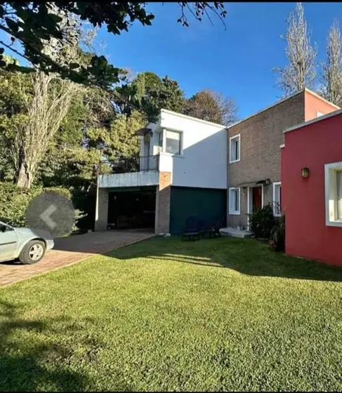 Casa En Venta, Parque Orense Gral. Rodriguez
