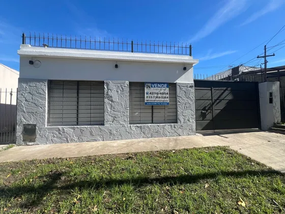 Casa  En Venta En Berazategui.