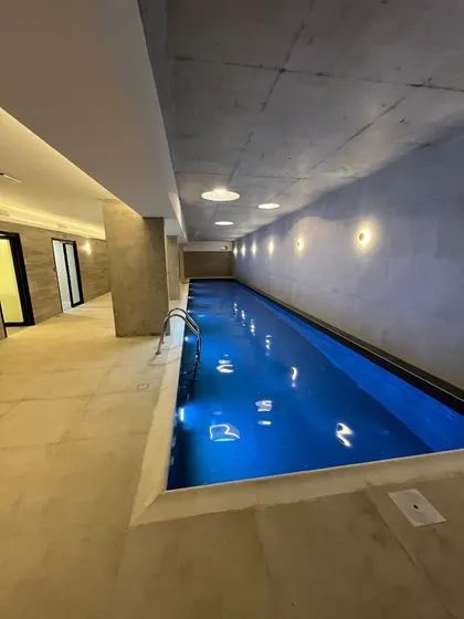 Monoambiente Con Muebles. A Estrenar. Piscina. Barbacoa. Gimnasio. Portería 24 Hs.