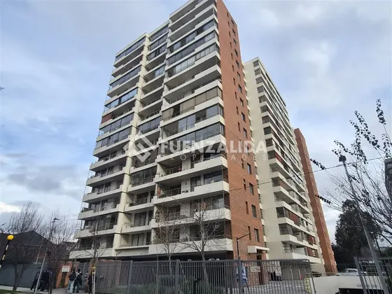 Departamento En Arriendo De 2 Dorm. En San Miguel