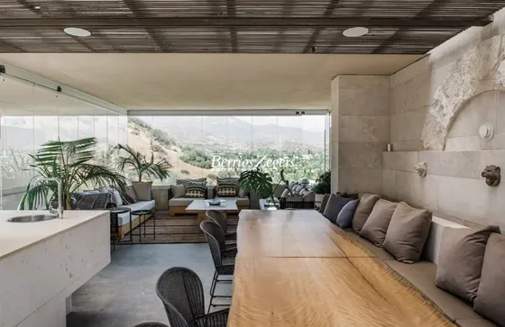 Casa En Venta De 4 Dorm. En Lo Barnechea Golf Manquehue