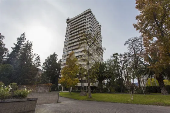 Increible Vista Vitacura, 2 Dorm Mas Servicios, Cancha Tenis