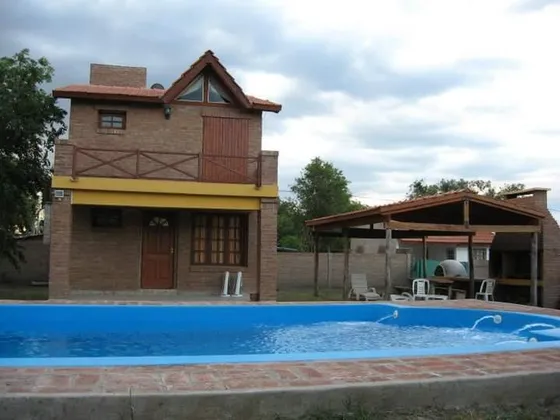 Oportunidad Inversión : Chalet 2 Plantas + Piscina + Quincho + 3 Lotes + 2 Cocheras