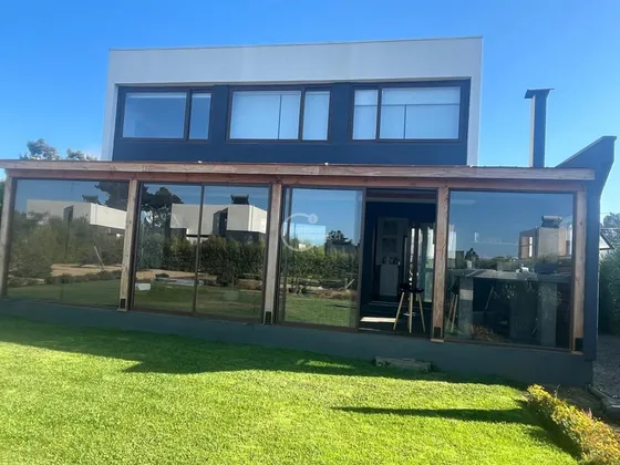 Casa En Venta De 4 Dorm. En Santo Domingo