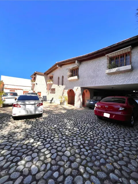 Se Vende Casa 1.210m2 Colinas De Santa Monica