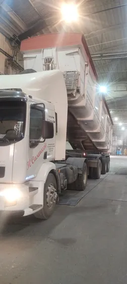 Camion  Volvo 2013 Con Batea Ombú 46 Mts 2018