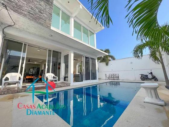 Cad Jardín Princesa 1 Casa 96.  Con Alberca Privada Y Jardín,