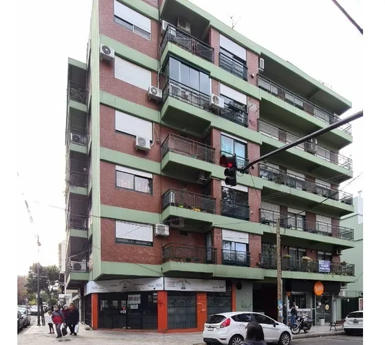 Departamento En Venta En San Martin Centro  Con Cochera 