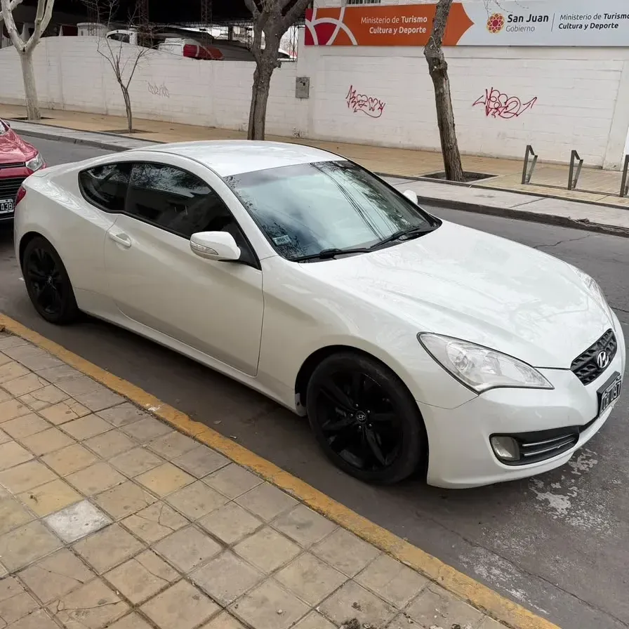 Hyundai Genesis 2.0 Coupe T 210cv Mt