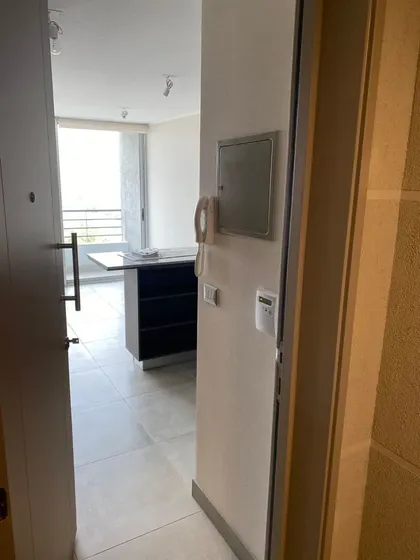 Depto Luminoso Con Vista, Piscina Y Metro Cercano.