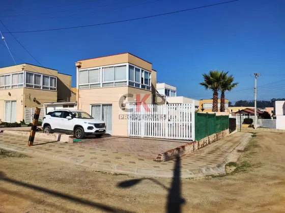 Casa En Condominio/ 3 Dormitorios En El Quisco