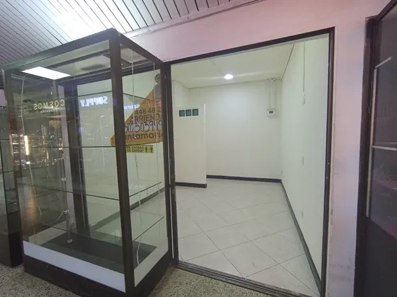 Local En Arriendo Ubicado En Medellin Sector Centro De La Ciudad (10760).