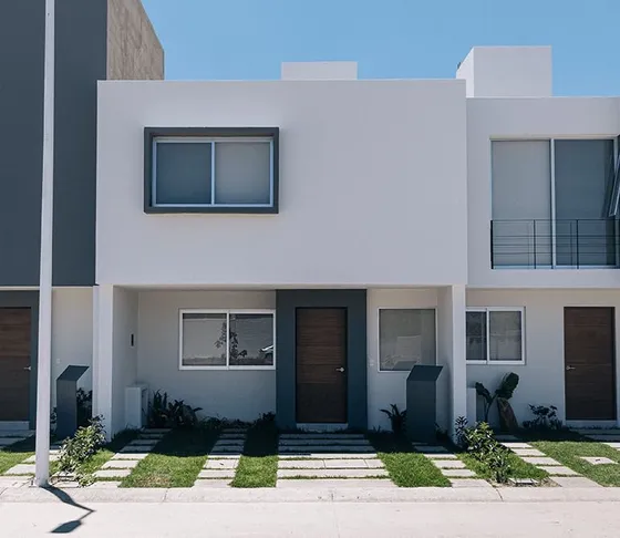 Casa Con 3 Recámaras, 2.5 Baños Y Acceso A Áreas Comunes