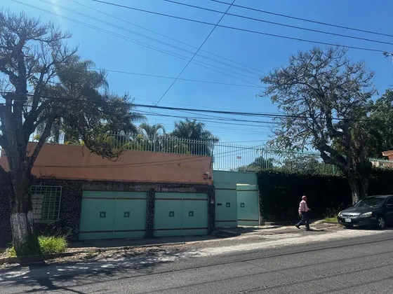 Se Vende Terreno Con Construcción En Jiquilpan, Cuernavaca, Morelos.