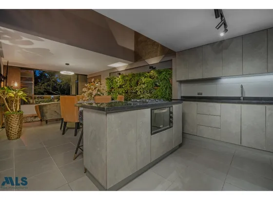 Duplex Completamente Remodelado Con Vista A La Ciu...(mls#253058)
