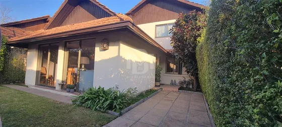 Casa En Venta De 5 Dorm. En Vitacura