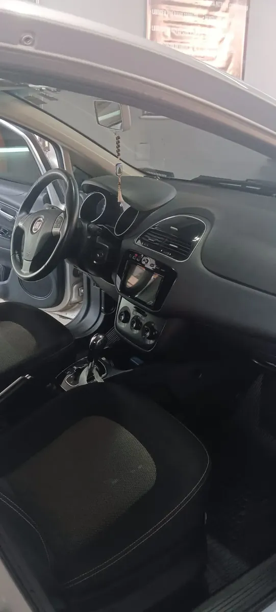 Fiat Linea 2015 1.8 16v Essence Flex Dualogic 4p — foto 8