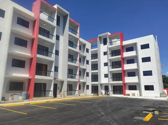 Amplio Apartamento En Venta | Las Américas.