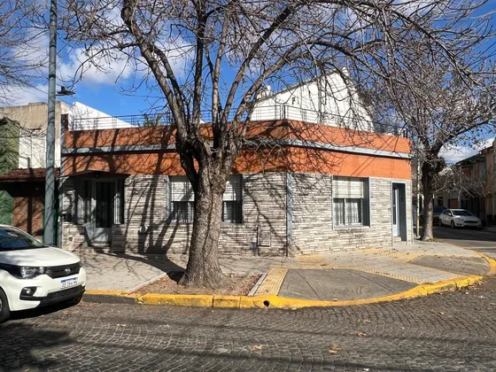 En Venta Casa Lote Propio Con Terraza Quincho Villa Devoto!!