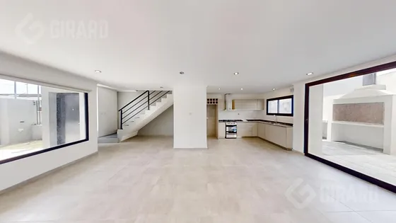 Triplex De 4 Ambientes A Estrenar En Villa Primera, Patio Y Parrila