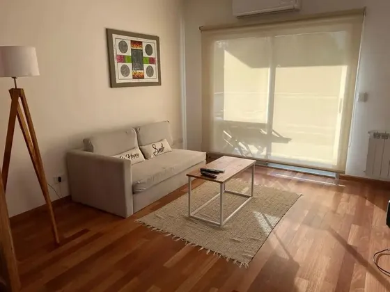 Departamento En Venta - En Edificio De Categoría - Muy Luminoso - Amoblado