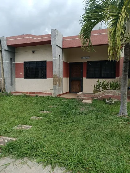 Hh Venta De Casa En Conjunto Privado Villas Del Mayal Flor Amarillo Valencia Carabobo.