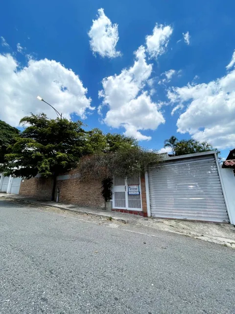 Venta De Quinta Con Anexo En Cumbres De Curumo
