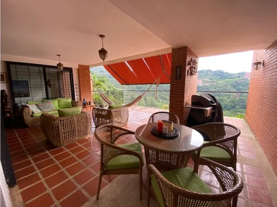 Venta Townhouse Monterrey 566m2  4h+s 4.5 B+s 4pe + Anexo