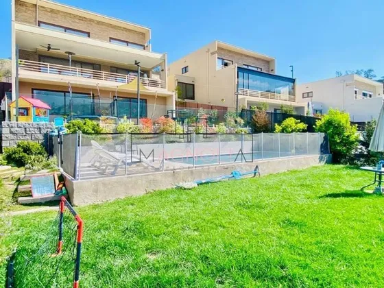 Casa En Venta De 4 Dorm. En Lo Barnechea