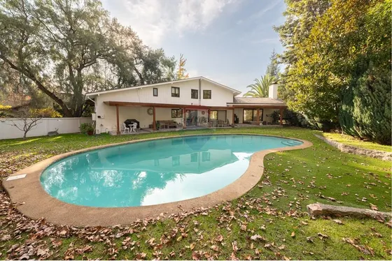 Casa - Venta 5d/4b - Las Condes - Santiago.