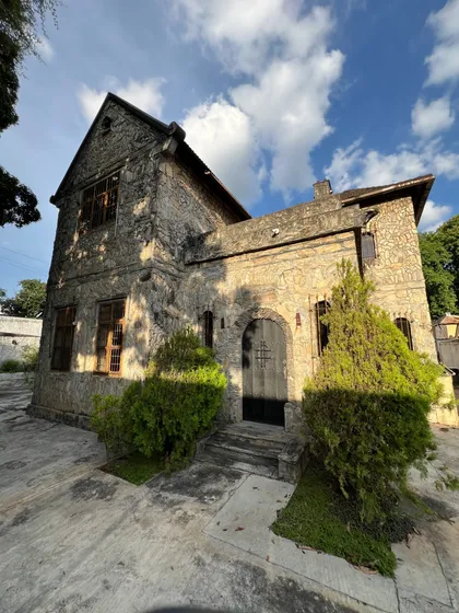 Casa En Venta Con Uso Comercial En La Av Bolivar Gavip 